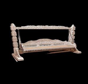 Columpios de Madera Indios Jhula Blancos para Interiores y Exteriores, Muy Raros, Hermosos, Pintados a Mano, Tallados a Mano, Estilo Real - Product Image 1