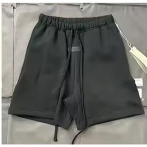 Venta al por Mayor de Shorts y Camisetas para Hombre Essenti SS22 en Color Avena Claro y Avena Oscuro, y Camiseta de Manga Corta Elástica - Product Image 2