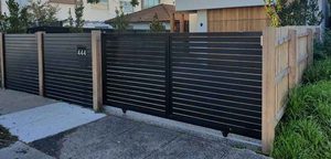 Panneau de clôture à lattes en <span class=keywords><strong>aluminium</strong></span> noir moderne Clôture horizontale durable à faible semi-intimité pour maisons métalliques Sources renouvelables - Product Image 4