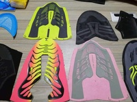 Machine de moulage de chaussures à froid et à chaud à trois stations