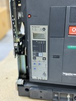 Interruptor Automático de Aire MASTERPACT NW16 H1 de 1600A con Controlador de Programación PLC MICROLOGIC 2.0A
