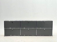 Maßgefertigter Moderner Edelstahl-Modulschrank Direkt vom Hersteller Hochwertig und Rekonfigurierbar für Sideboard und Schlafzimmer-Display