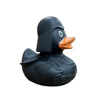 Figurine Bebek Black Vader yang Dapat Disesuaikan, Mainan Mandi dari Karet Lembut, Souvenir Promosi Grosir dengan Pencetakan Logo Tersedia.