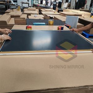 Specchio decorativo a parete con linea trasversale incisa adatto per la parete di fondo dei salotti e degli uffici dell'hotel - Product Image 6