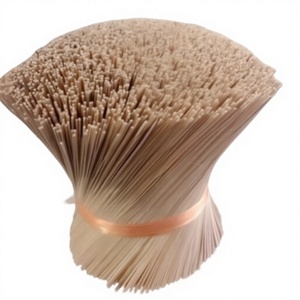 Bâtons d'encens en bambou Agarbatti de haute qualité, diamètre 1,3 mm, 8 pouces, 12 pouces, fabriqués par la marque Hung Yen HNIECO, durée de conservation de 12 mois, à conserver dans un endroit sec - Product Image 1