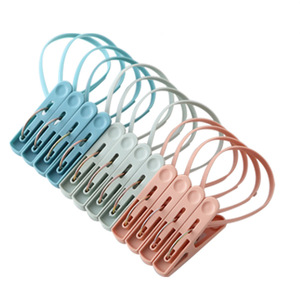 Perchero con cajón para guardar pequeños accesorios junto con prendas colgadas de forma conveniente. - Product Image 1