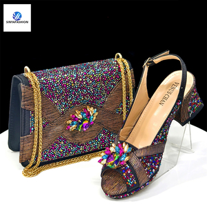 Ensemble de chaussures et sacs de luxe pour femmes en gros – Talons hauts italiens et sacs à main assortis pour femmes avec chaussures compensées - Product Image 1
