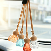 Bouteille de parfum suspendue pour voiture en verre, avec bouchon en bois en forme de gourde, flacon diffuseur vide, pendentif pour désodorisant de voiture, conteneur d'huile parfumée