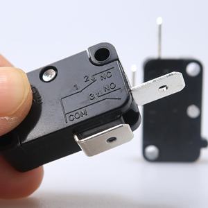 Microinterruttore a 2 pin 16A 250V con involucro in bachelite e contatti in argento - Product Image 3