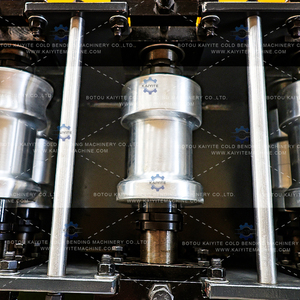 เครื่องขึ้นรูปแผ่นม้วนประตูม้วนแบบอัตโนมัติเต็มรูปแบบ พร้อมลูกกลิ้งลายนูน ประสิทธิภาพสูง ใช้งานง่าย - Product Image 2