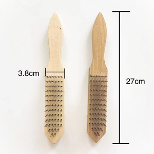 فرشاة طويلة بمقبض خشبي مع شعيرات من أسلاك الفولاذ المقاوم للصدأ لتنظيف وتلميع فعال - Product Image 2