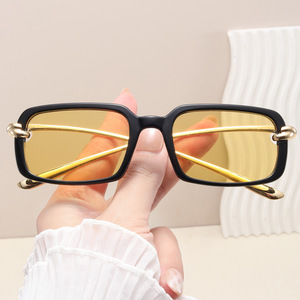 <span class=keywords><strong>Gafas</strong></span> <span class=keywords><strong>de</strong></span> <span class=keywords><strong>Sol</strong></span> Cuadradas <span class=keywords><strong>con</strong></span> Diseño <span class=keywords><strong>de</strong></span> Nudo <span class=keywords><strong>de</strong></span> <span class=keywords><strong>Cuerda</strong></span> y Varillas Metálicas, Estilo Vintage, Protección UV400 para Mujer, Novedad 2026 - Product Image 4