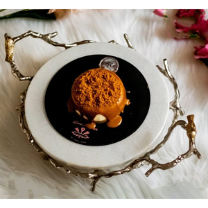 Plateau de service en marbre de luxe avec poignées en métal en forme de branche, plateau décoratif pour servir des desserts, pour la maison et les mariages - Product Image 1