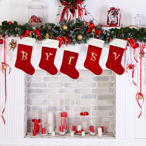 LINGKAI Chaussettes de Noël en velours écologiques avec broderie de lettres dorées, bordure en peluche blanche, personnalisables, décorations de fête suspendues - Product Image 4
