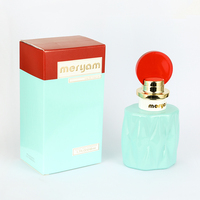 Parfum pour femme Menthe Verte Diamantée en Forme de Bouteille Matelassée avec Col Doré et Bouchon Disque Rouge, Boîte Bordeaux – Frais, Décontracté, Durable