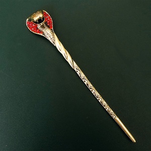Rétro Mode Femmes Queue De Cheval Épingle À <span class=keywords><strong>Cheveux</strong></span> Coloré <span class=keywords><strong>Strass</strong></span> Alliage <span class=keywords><strong>Cheveux</strong></span> Fourches 15cm Serpent Conception <span class=keywords><strong>Cheveux</strong></span> Bâtons - Product Image 3