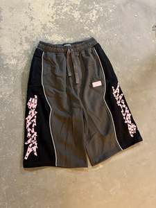 Shorts de survêtement streetwear personnalisés pour hommes, brodés, en molleton délavé 100 % coton, effet vieilli, taille élastique, couleur unie - Product Image 1