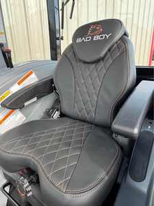Tracteur à cabine Bad Boy 5055 avec chargeur à vendre - Product Image 5