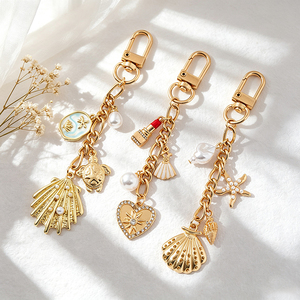 Lindo Llavero de Flores Secas en Oro Rosa, Colgante Multiusos con Corazón y Lazo, Accesorio Elegante para Uso Diario y Regalos - Product Image 6