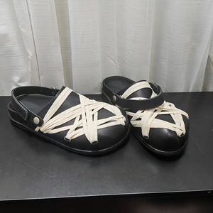 Mules décontractées tendance pour homme en cuir véritable style R, à bout fermé, avec lanière, pour l'extérieur - Product Image 4