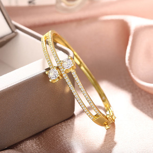 Bracciale a Cerchio Stratificato per Donne, Design Geometrico Semplice, Accessorio da Polso per Uso Quotidiano - Product Image 3