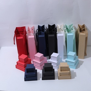 Pré-vente : Coffret à bijoux en carton personnalisé avec logo pour bagues, colliers et bracelets, destiné au marché des bijoux. - Product Image 6