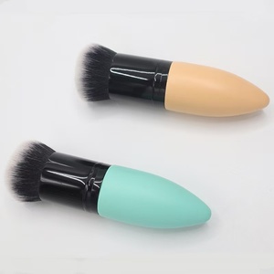 Pinceau de maquillage multifonction simple avec manche en bois de 12cm Fond de teint sans couture BB Cream Small Fat Bun <span class=keywords><strong>Brosse</strong></span> de nettoyage portable Blush - Product Image 1