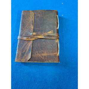 Nouveau carnet organisateur en cuir véritable fait main, best-seller, avec motif Terre Mère en relief, carnet de croquis, cadeau pour la Journée de la Terre - Product Image 1