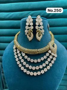 Conjunto de Collar y Aretes de Circonio para Mujer, Joyería de Diseño Contemporáneo para Bodas y Fiestas - Product Image 1