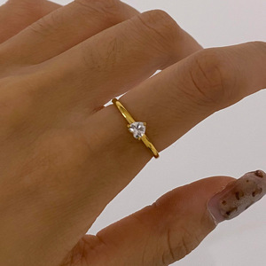 Anello di diamanti a forma di fiore a forma di cuore 3 pezzi set di anelli in acciaio inox placcato oro Non appannamento - Product Image 2