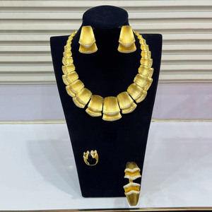 Ensemble de <span class=keywords><strong>bijoux</strong></span> de luxe Zhuerrui en zircon cubique, <span class=keywords><strong>parure</strong></span> de <span class=keywords><strong>bijoux</strong></span> géométriques en diamant américain, collier, bracelet, boucles d'oreilles, bague - Product Image 2