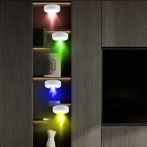 Juego de luces de noche LED con control remoto inalámbrico personalizado RGB cambio de color luz de noche gabinete de escalera Luz de batería AAA de noche