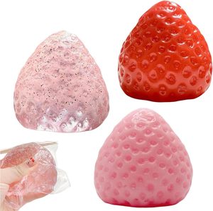 ของเล่นบีบผลไม้ TPR แบบขายส่ง ลูกบอลแป้ง PVA สตรอว์เบอร์รี เปลี่ยนสีเมื่อโดนแสง UV ของเล่นบีบคลายเครียดสำหรับเด็ก - Product Image 1