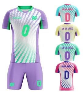 Комплект мужской футбольной формы из 2 предметов - Product Image 1