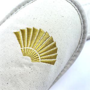 Pantoufles d'hôtel écologiques Commodités d'hôtel douces pour le voyage avec impression personnalisée pour les hôtels et les <span class=keywords><strong>vacances</strong></span> - Product Image 3