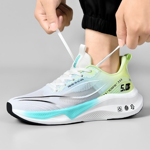 Chaussures de course légères en mesh, grandes tailles disponibles, plaque en carbone intégrée, rebond flexible, idéales pour la course quotidienne - Product Image 5
