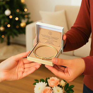 Pulsera de Hilo con Cruz Chapada en Oro, Joyería Cristiana Inspiradora de Acero Inoxidable para Mujer, Ideal para Regalo - Product Image 3