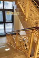 Rampe d'escalier de villa, garde-corps de luxe léger, colonnes modernes minimalistes en alliage aluminium-magnésium, haut de gamme, intérieur, style rural