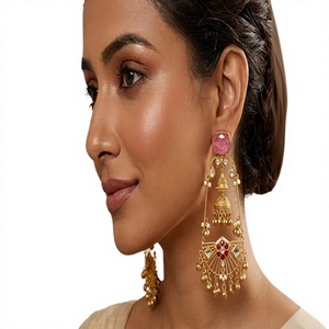 Magnifiques boucles d'oreilles plaquées or de qualité supérieure, aspect pierre, pour tenue traditionnelle, idéales pour les fêtes, mariages et événements. - Product Image 2