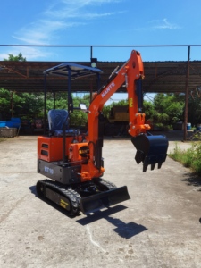 Mini-excavatrice sur chenilles Nante, vente directe usine, 3 tonnes, 2 tonnes, 1,2 tonnes, moteur Kubota EURO V CE EPA, petite pelle avec godet à pince - Product Image 2