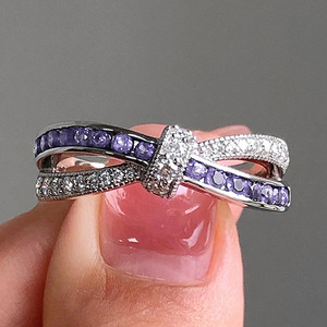 Anello a Farfalla Viola con Fiocco Incrociato per Donne, Elegante Gioiello da Dito alla Moda - Product Image 3