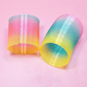 Büyük Jumbo plastik gökkuşağı daire oyuncak çocuklar için 5 ila 7 klasik için sihirli Slinkying bahar bobin oyuncak - Product Image 6