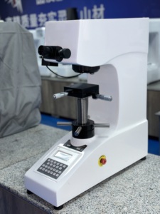 Probador de dureza <span class=keywords><strong>Vickers</strong></span> Knoop de torreta automática con pantalla táctil con penetrador de diamante Micro <span class=keywords><strong>Vickers</strong></span> - Product Image 2