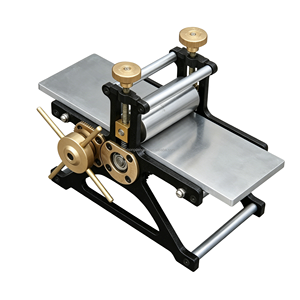 Presse à graver miniature RC-10 pour estampes, gravures en relief et impression en intaglio - Product Image 1