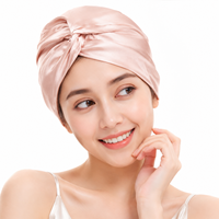 Topi tidur berbahan 100% sutra ini anti kusut, lembut, nyaman, dan ramah di rambut serta kulit Anda.