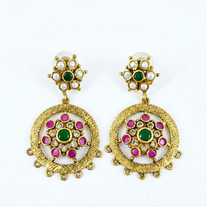 Pendientes de Aro Chapados en Oro Estilo Jaipur Heritage con Esmeraldas Verdes, Rubíes Rojos y Perlas Colgantes para Mujer - Product Image 1