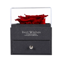 Boîte de roses éternelles avec collier « Je t'aime » Coffret cadeau Saint-Valentin Fête des mères Roses éternelles dans un collier en acrylique Pâques