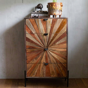 Armoire de rangement vintage en bois de sheesham et de mangue à quatre tiroirs avec motif soleil couchant, commode rustique multicolore pour chambre à coucher ou salon - Product Image 1