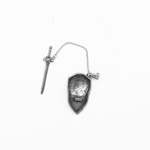 Yunnique-collar con colgante de espada y escudo de acero de titanio para hombre y mujer, joyería de moda, regalo, diseño geométrico, forma de escudo - Product Image 2