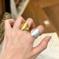 Großhandel Messing Echtvergoldeter Statement-Ring für Damen, Gebürsteter Strukturierter Massiver Offener Verstellbarer Fingerring, Geschenk Partyschmuck